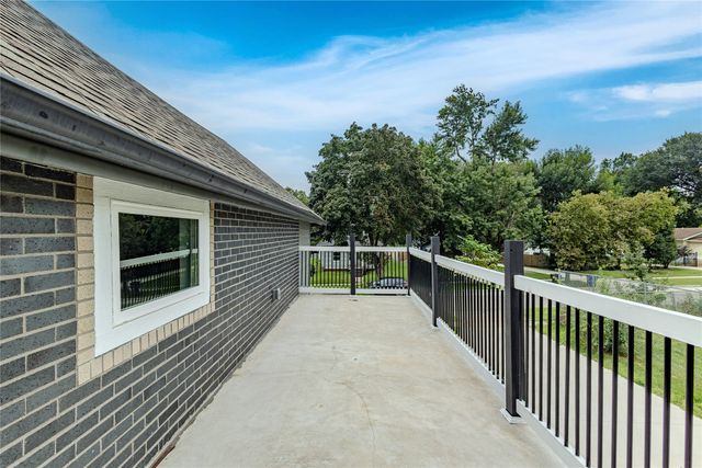 1504 E 13th Street, Des Moines, IA 50316