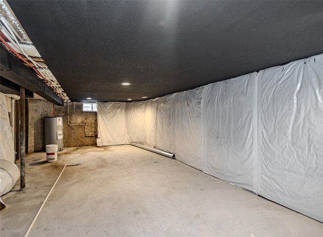 1504 E 13th Street, Des Moines, IA 50316