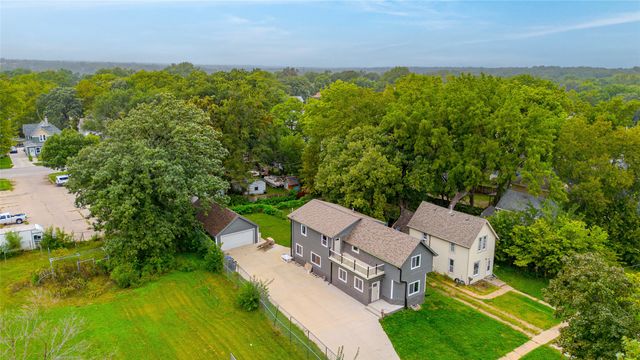 1504 E 13th Street, Des Moines, IA 50316
