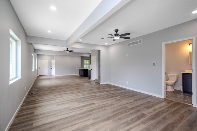 1504 E 13th Street, Des Moines, IA 50316