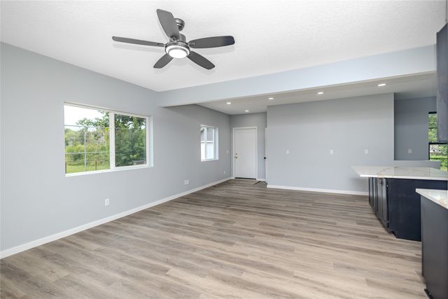 1504 E 13th Street, Des Moines, IA 50316