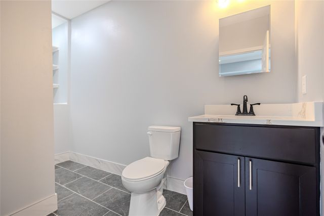 1504 E 13th Street, Des Moines, IA 50316