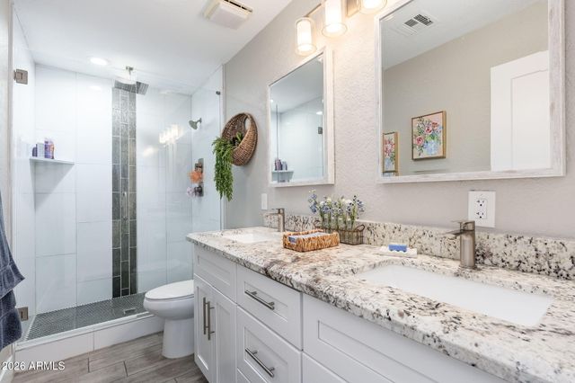 8614 E CLARENDON Avenue, Scottsdale, AZ 85251