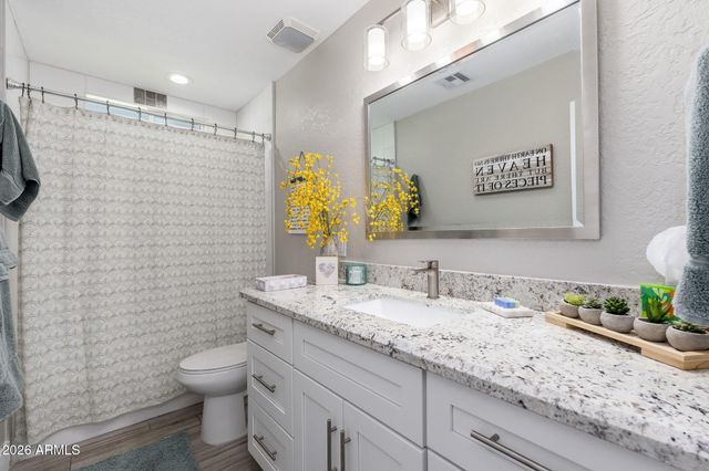 8614 E CLARENDON Avenue, Scottsdale, AZ 85251