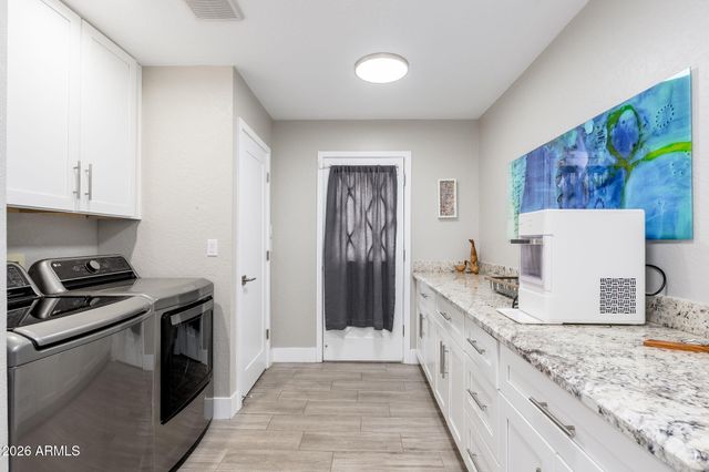8614 E CLARENDON Avenue, Scottsdale, AZ 85251