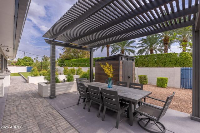 8614 E CLARENDON Avenue, Scottsdale, AZ 85251