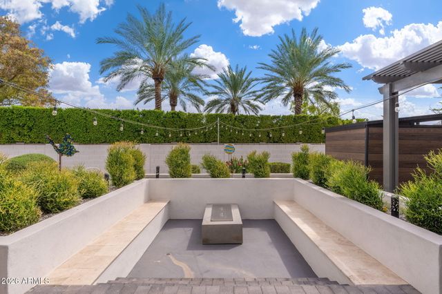 8614 E CLARENDON Avenue, Scottsdale, AZ 85251