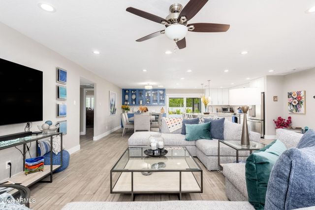 8614 E CLARENDON Avenue, Scottsdale, AZ 85251