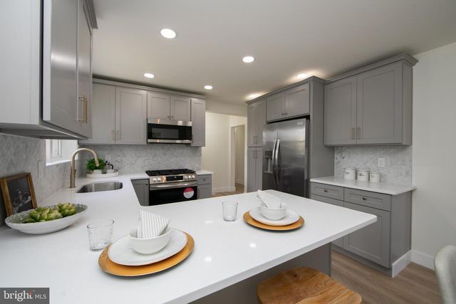 795 S WEST AVENUE, Vineland, NJ 08360