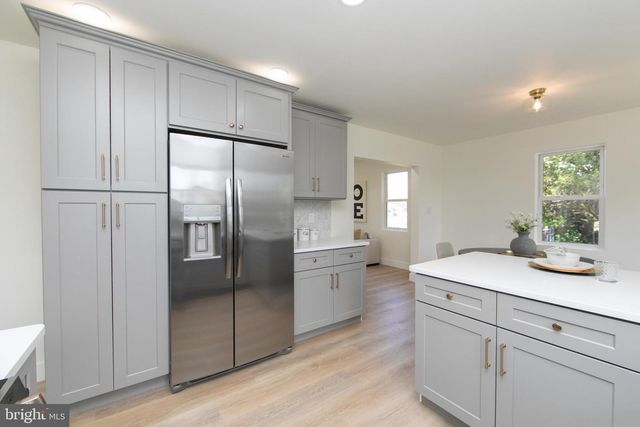 795 S WEST AVENUE, Vineland, NJ 08360