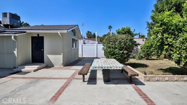 15841 Marlin Place, Van Nuys (los Angeles), CA 91406