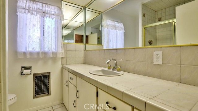 15841 Marlin Place, Van Nuys (los Angeles), CA 91406