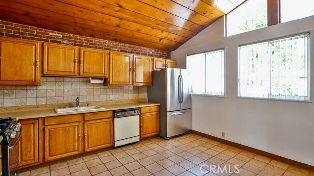 15841 Marlin Place, Van Nuys (los Angeles), CA 91406