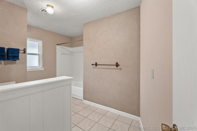 3240 Jefferson Court, Bartlesville, OK 74006