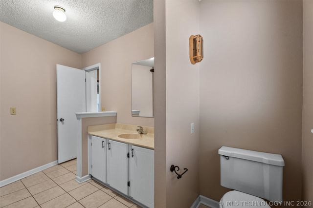 3240 Jefferson Court, Bartlesville, OK 74006