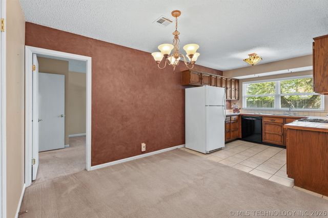 3240 Jefferson Court, Bartlesville, OK 74006