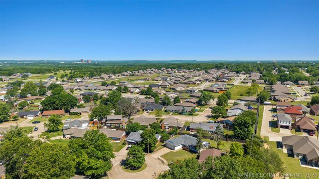 3240 Jefferson Court, Bartlesville, OK 74006