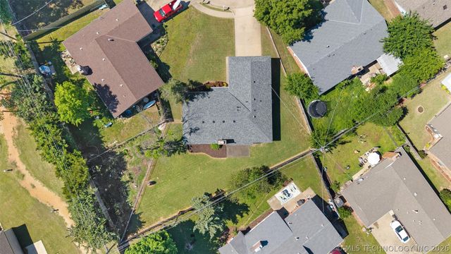 3240 Jefferson Court, Bartlesville, OK 74006