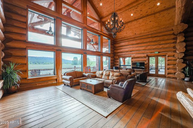 95 E FOXBORO Road 11, Munds Park, AZ 86017