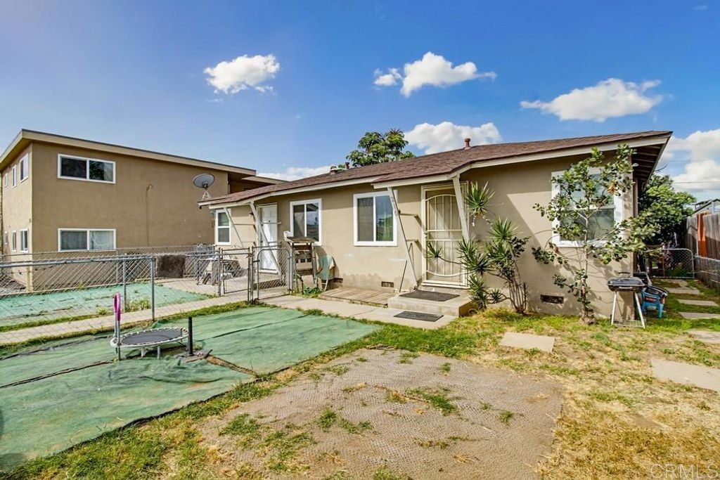 Image 12 of property listing at 210 212 Del Mar Avenue, Chula Vista, CA 91910