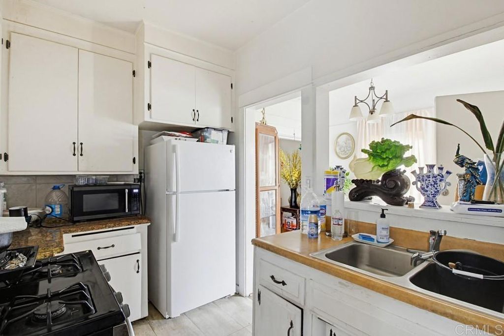 Image 26 of property listing at 210 212 Del Mar Avenue, Chula Vista, CA 91910