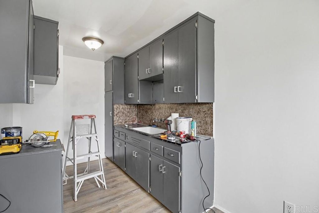 Image 44 of property listing at 210 212 Del Mar Avenue, Chula Vista, CA 91910