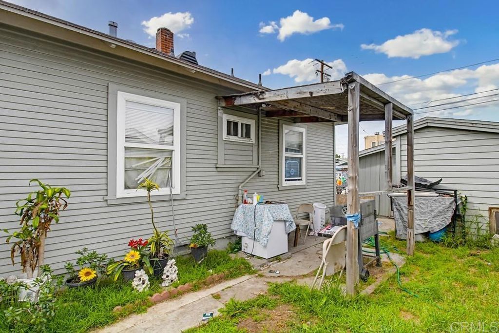 Image 60 of property listing at 210 212 Del Mar Avenue, Chula Vista, CA 91910