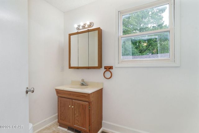 1741 E Elm Street, Springfield, MO 65802