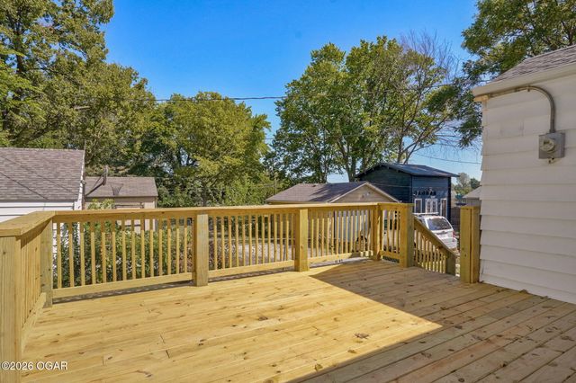 1741 E Elm Street, Springfield, MO 65802