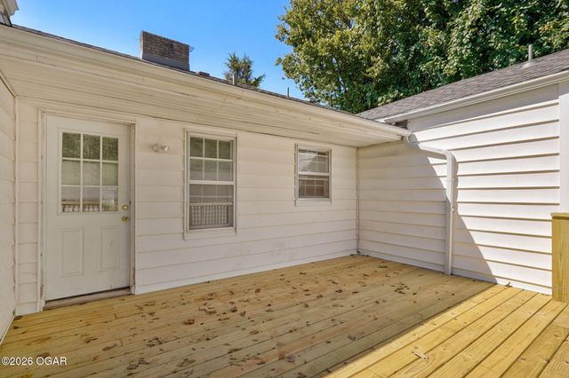 1741 E Elm Street, Springfield, MO 65802