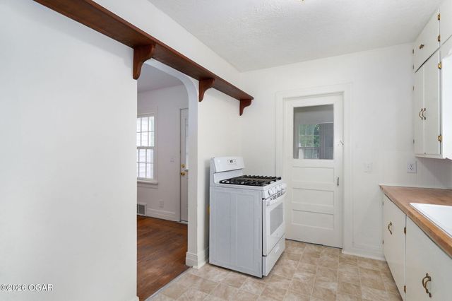1741 E Elm Street, Springfield, MO 65802