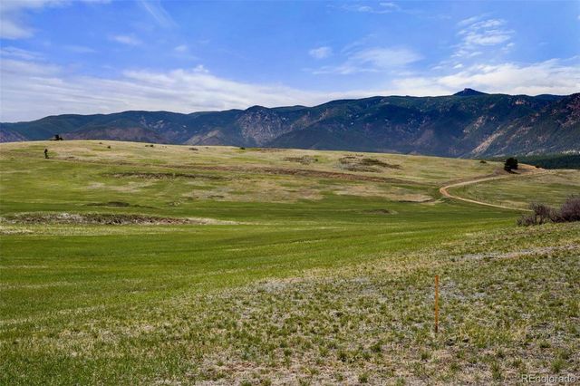 2 S Perry Park Road, Larkspur, CO 80118