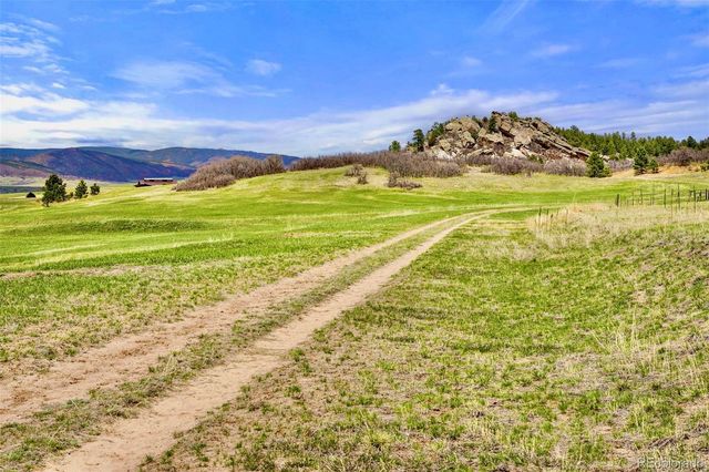 2 S Perry Park Road, Larkspur, CO 80118