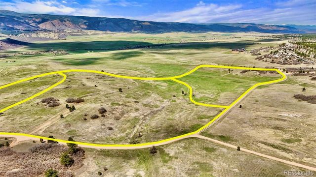 2 S Perry Park Road, Larkspur, CO 80118