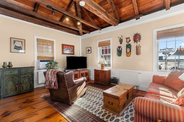 43 Front St 43, Beverly, MA 01915