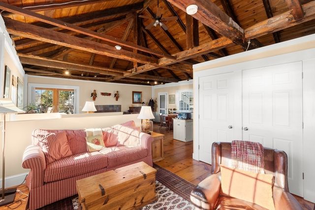 43 Front St 43, Beverly, MA 01915