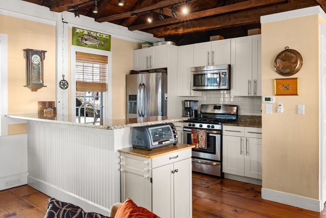 43 Front St 43, Beverly, MA 01915