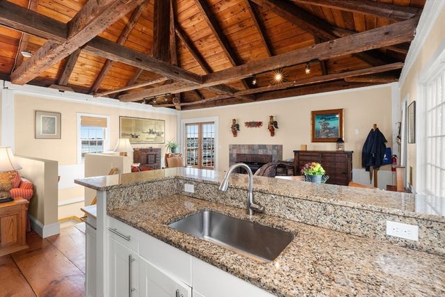 43 Front St 43, Beverly, MA 01915