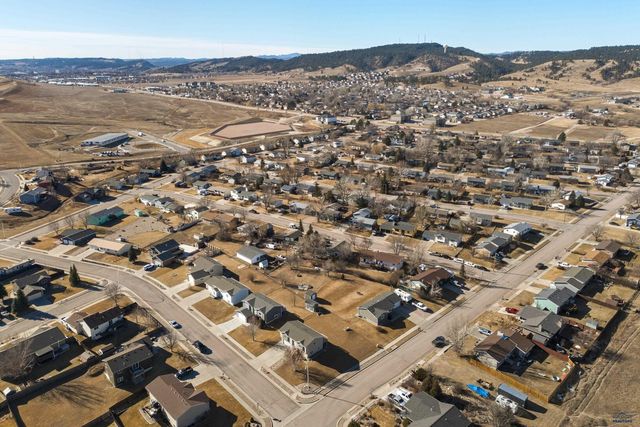 4523 THREE RIVERS DR, Rapid City, SD 57701