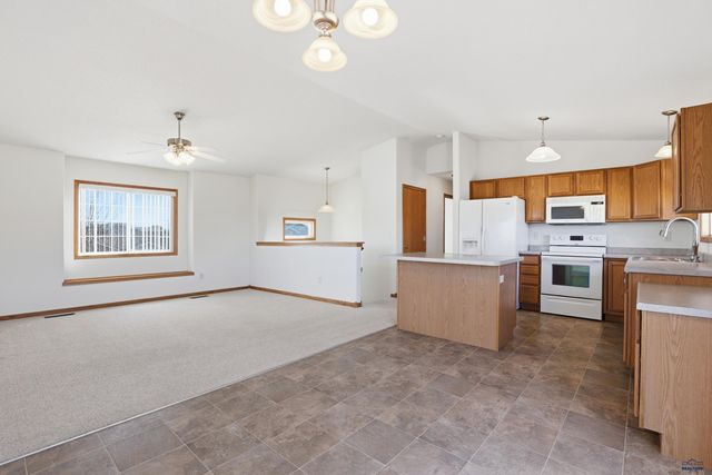 4523 THREE RIVERS DR, Rapid City, SD 57701