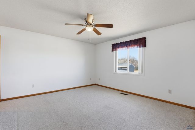 4523 THREE RIVERS DR, Rapid City, SD 57701