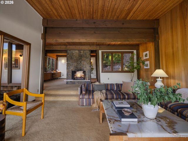 3012 Sw 55TH Dr, Portland, OR 97221