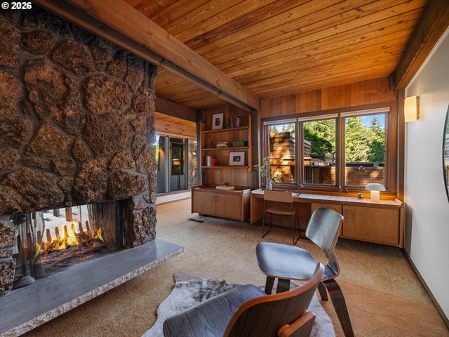 3012 Sw 55TH Dr, Portland, OR 97221