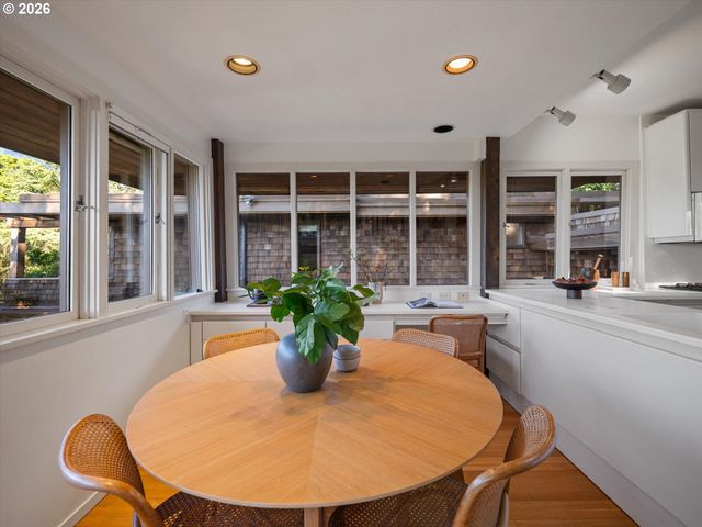 3012 Sw 55TH Dr, Portland, OR 97221