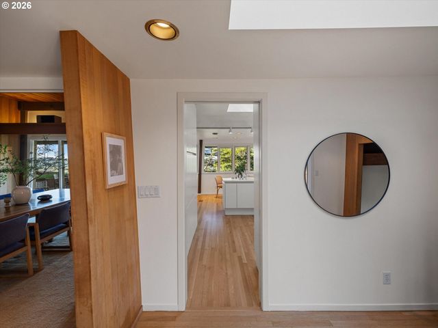 3012 Sw 55TH Dr, Portland, OR 97221