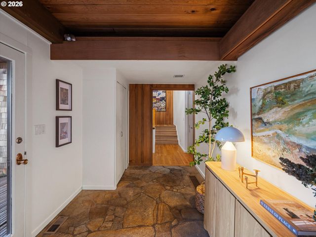 3012 Sw 55TH Dr, Portland, OR 97221