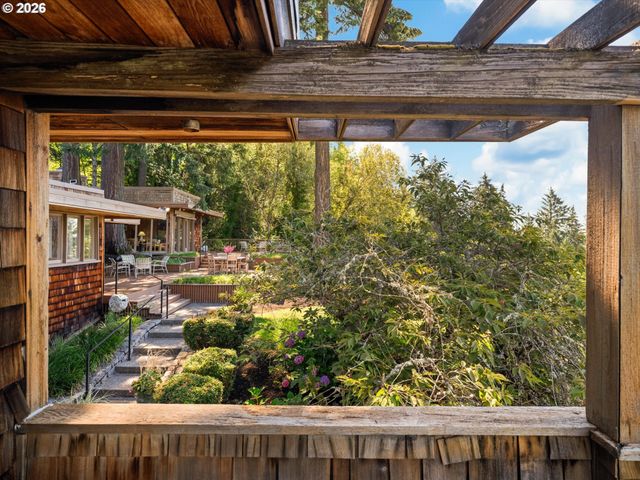 3012 Sw 55TH Dr, Portland, OR 97221