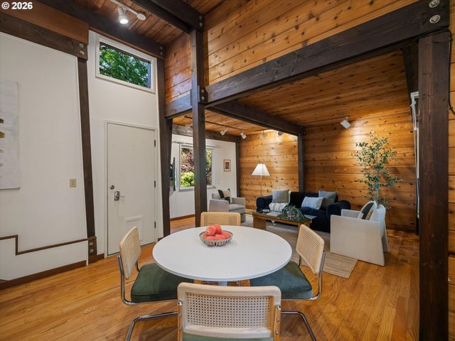 3012 Sw 55TH Dr, Portland, OR 97221