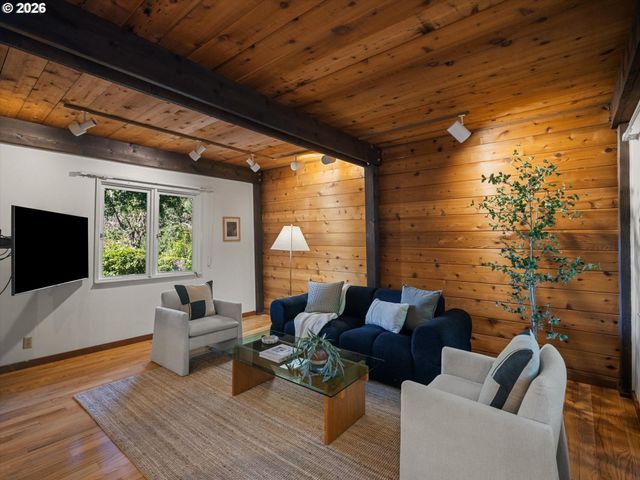 3012 Sw 55TH Dr, Portland, OR 97221