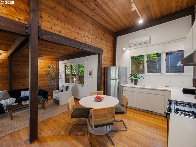 3012 Sw 55TH Dr, Portland, OR 97221